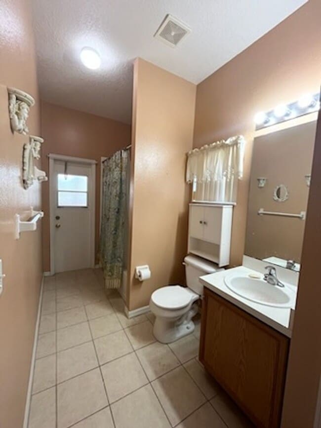 Building Photo - Kissimmee Home