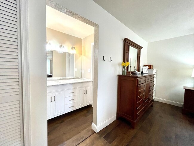 Building Photo - Spacious 6 bedroom home in Virginia Beach