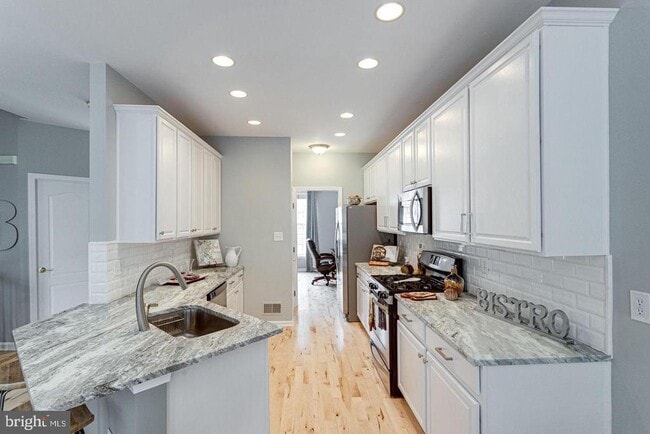 Building Photo - 6485 Sutcliffe Dr