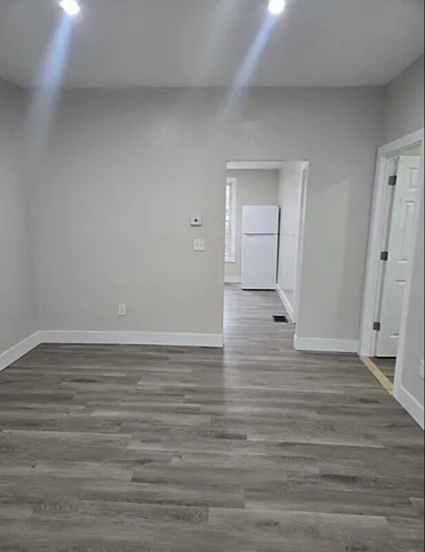 Building Photo - 159 Lincoln St