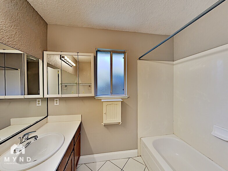 Building Photo - 4430 Sunrise Ct