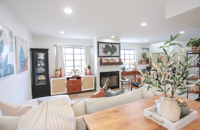Building Photo - 2737 Chadwick Cir
