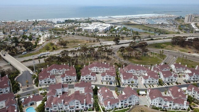 Building Photo - 815 Harbor Cliff Way