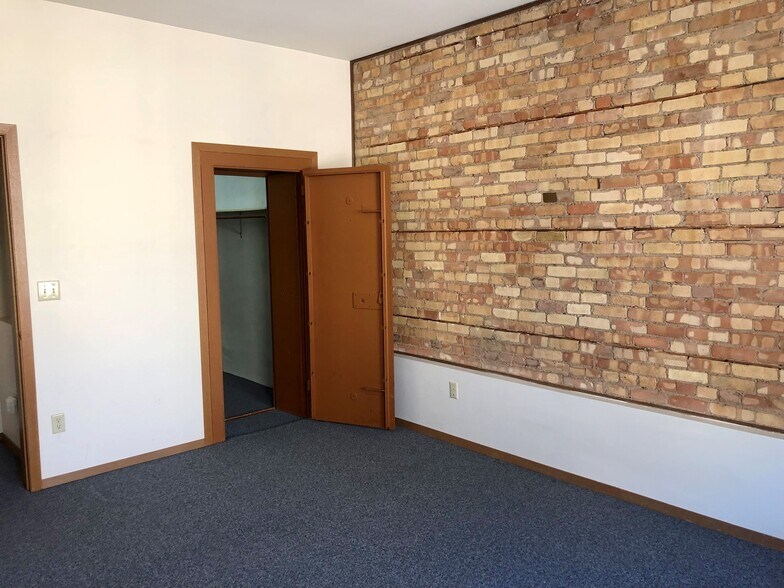 Building Photo - 103 High Ave