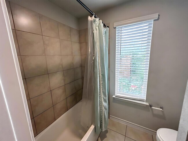 Building Photo - 729 Aliso Trail