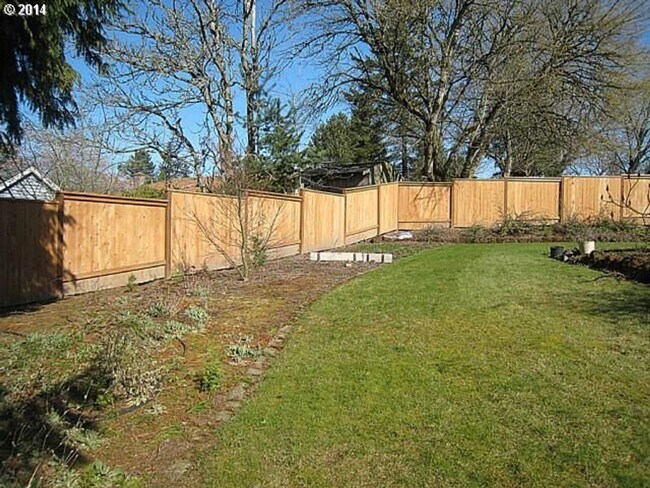 Building Photo - RARE!! Ranch Style 3Bed 1.5Bath home in Be...