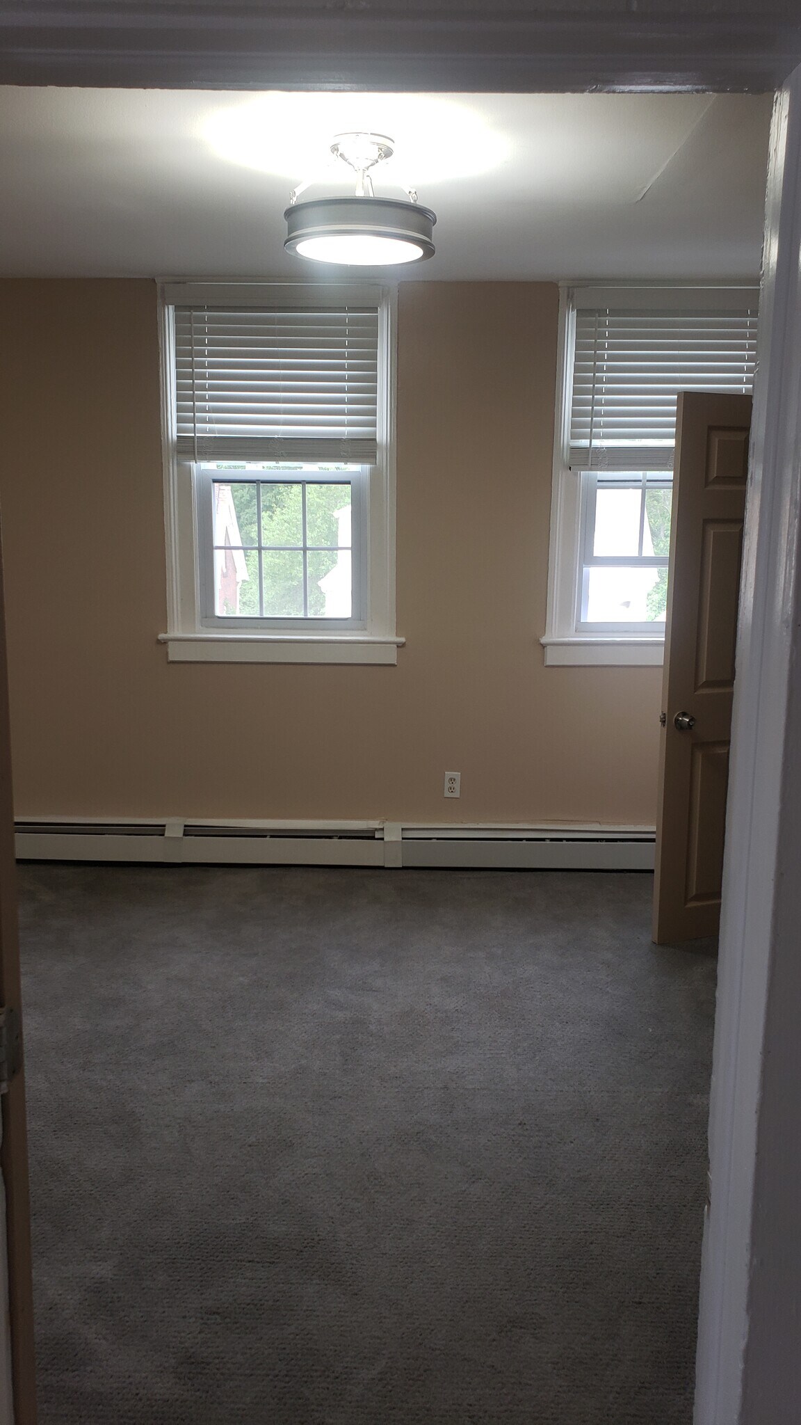 Master - 19 Mahl Ave