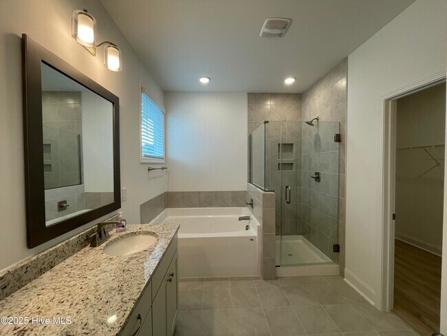 Building Photo - 637 Watauga Ln