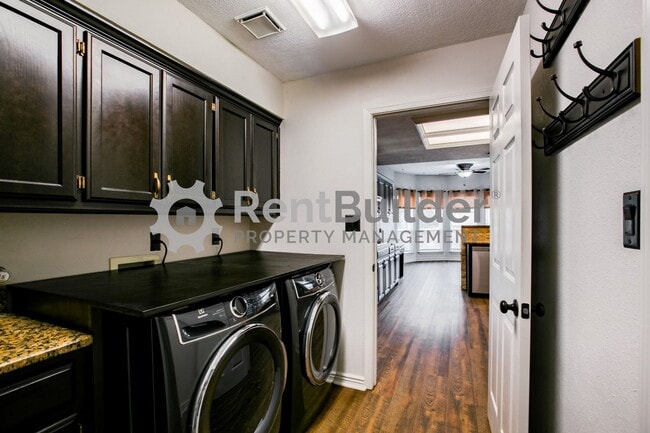 Building Photo - CALL US TODAY AT (505) 808-6467 TO SCHEDULE A VIEWING AND MAKE THIS YOUR NEW HOME!!