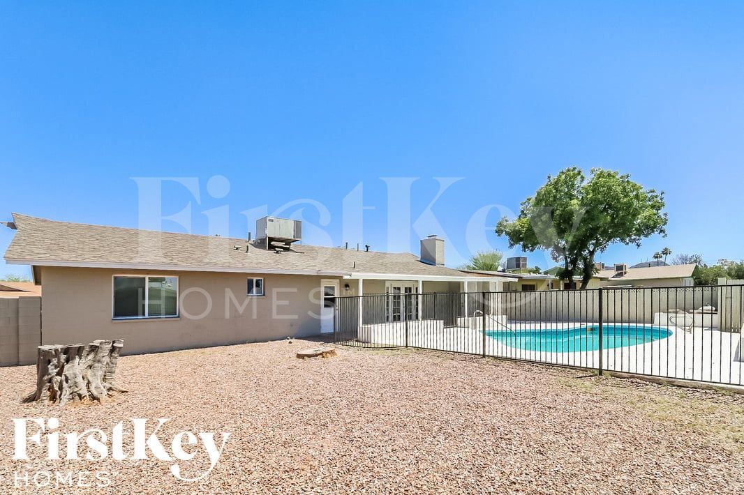 Building Photo - 3127 W Shangri La Rd