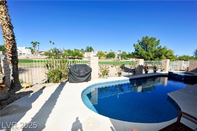 Building Photo - 7920 Ben Hogan Dr