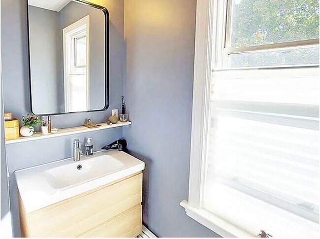 Building Photo - 118 Franklin St