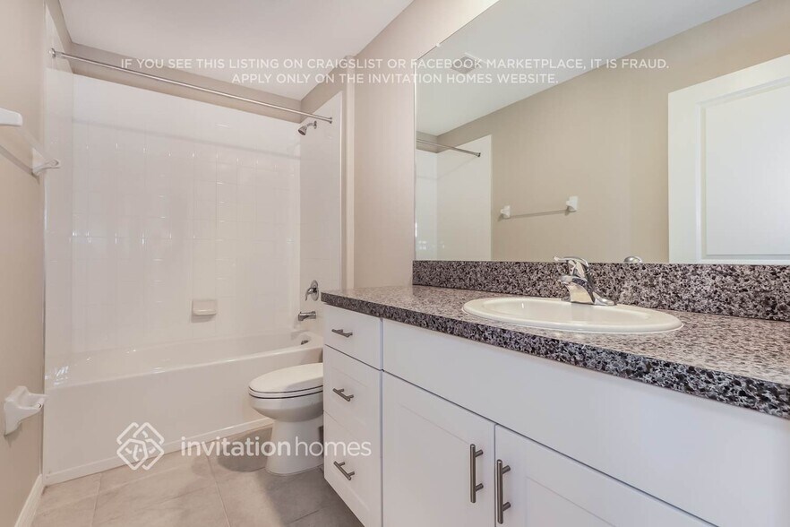 Building Photo - 15517 Miller Creek Dr