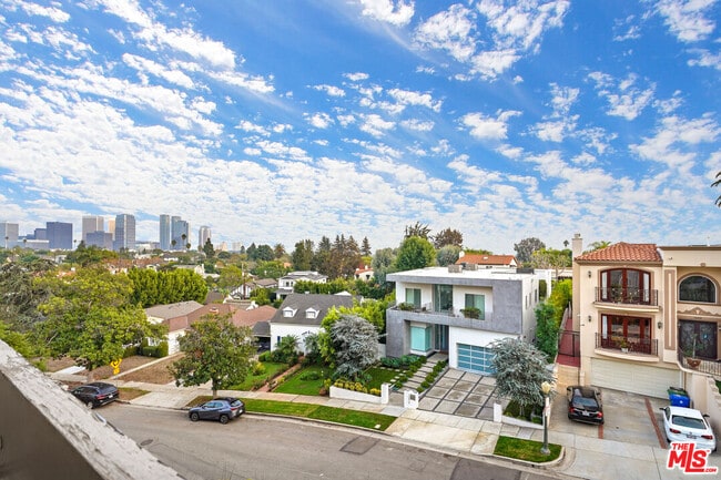 Building Photo - 10627 Ashton Ave