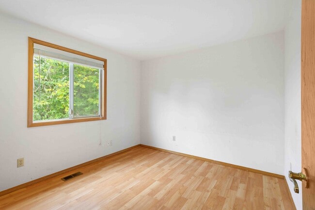 Building Photo - 12323 SW Millview Ct