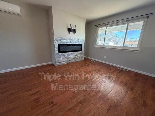 Building Photo - 5243 Ville Maria Ln