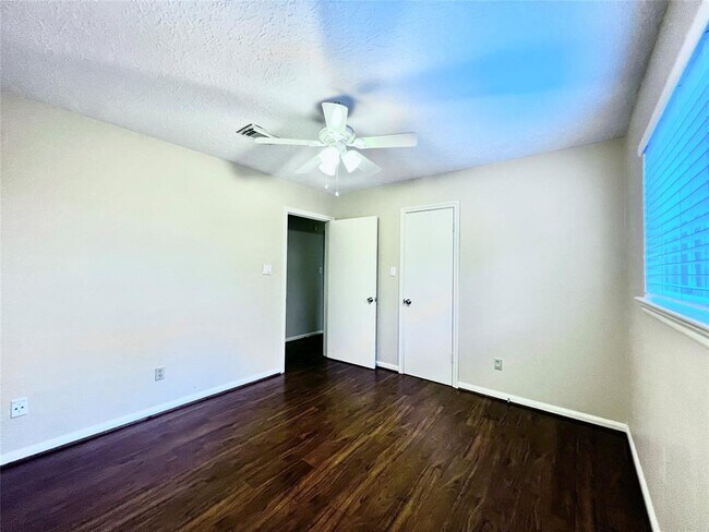 Building Photo - 13935 St Marys Ln