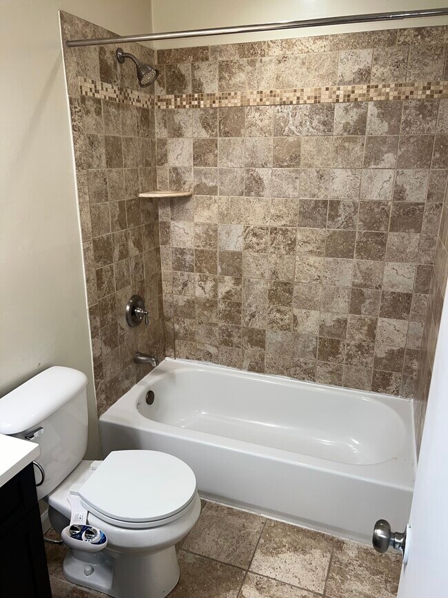 Building Photo - 2136 Catskill St