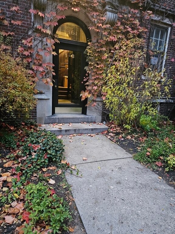 Building Photo - 361 Harvard St