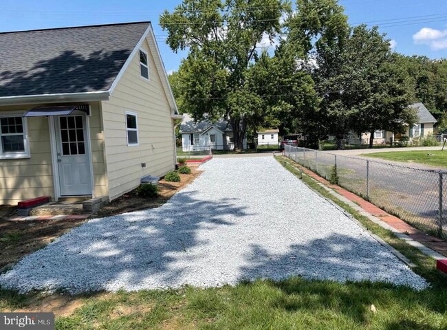 Building Photo - 2811 Lime St