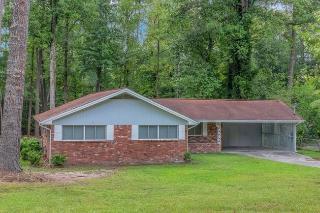Building Photo - Your new home Awaits!