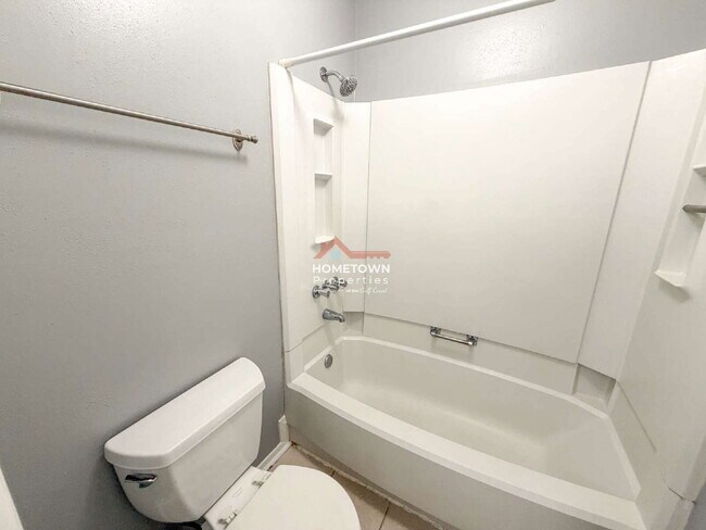 Building Photo - 2299 Scenic Hwy