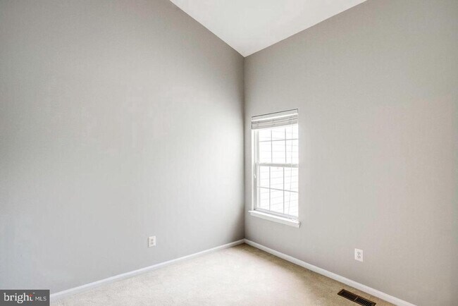Building Photo - 12476 Casbeer Dr