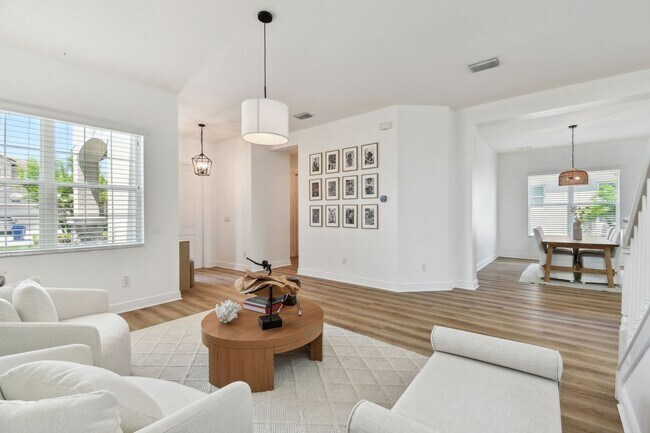 Building Photo - Waterfront Home for Lease – Resort-Style L...
