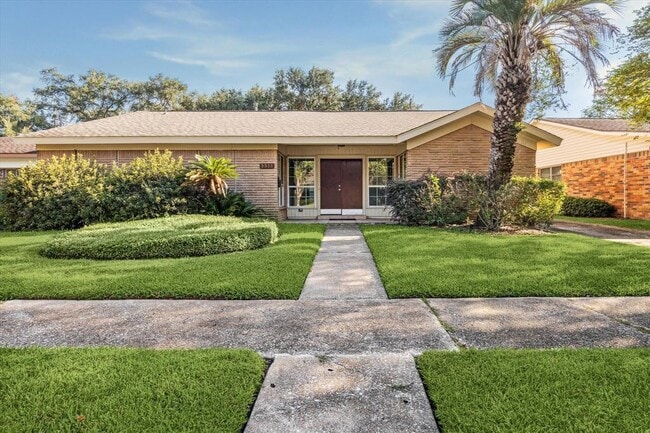 Primary Photo - 5511 Caversham Dr