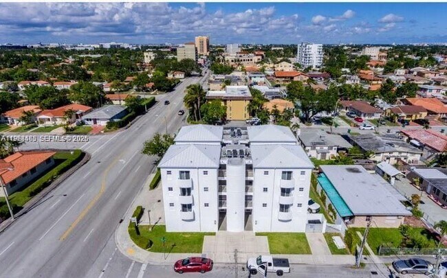 Building Photo - 411 SW 37th Ave