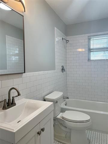 Building Photo - 403 Perry Ave