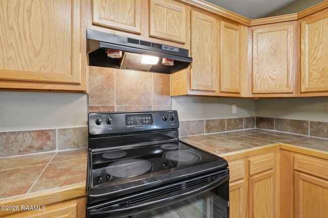 Building Photo - 1422 Southport Blvd