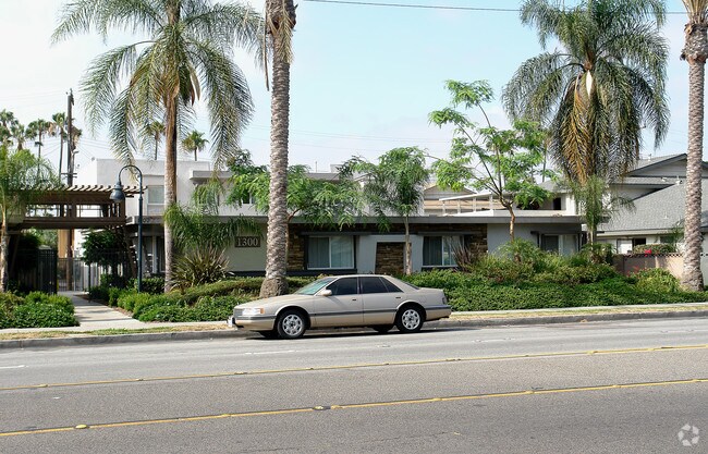 Primary Photo - 1300 W Cerritos Ave