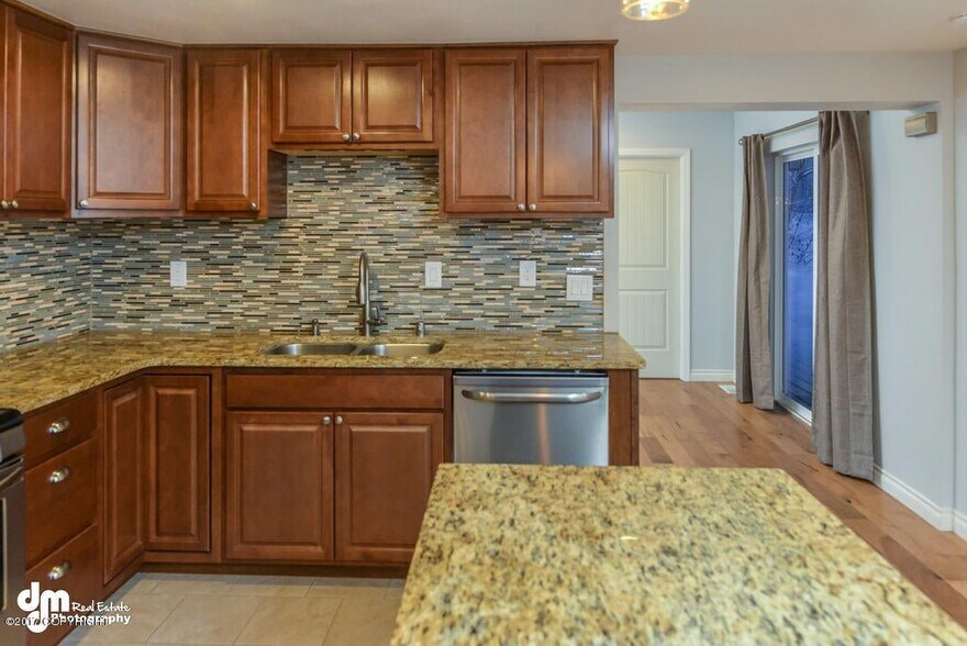Building Photo - 21615 Settlers Dr