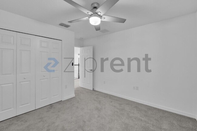 Building Photo - Unit n/a