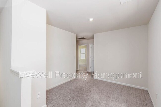 Building Photo - 30 Stevens Cv Dr