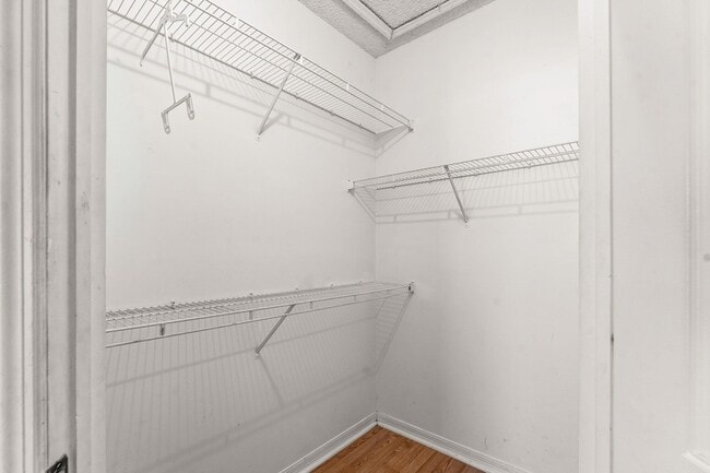 Building Photo - 10336 Fox Trail Rd S