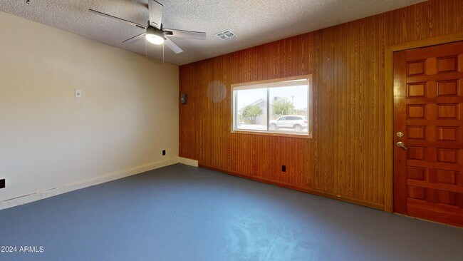 Building Photo - 11020 S Mandan St