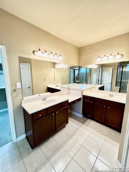Building Photo - 3155 Sunset Cove