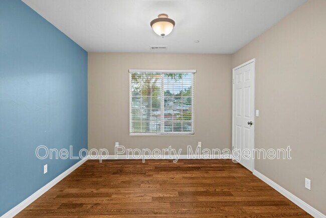 Building Photo - 8823 Los Coches Rd