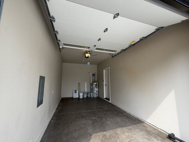Building Photo - 4035 Filbert Ave NE