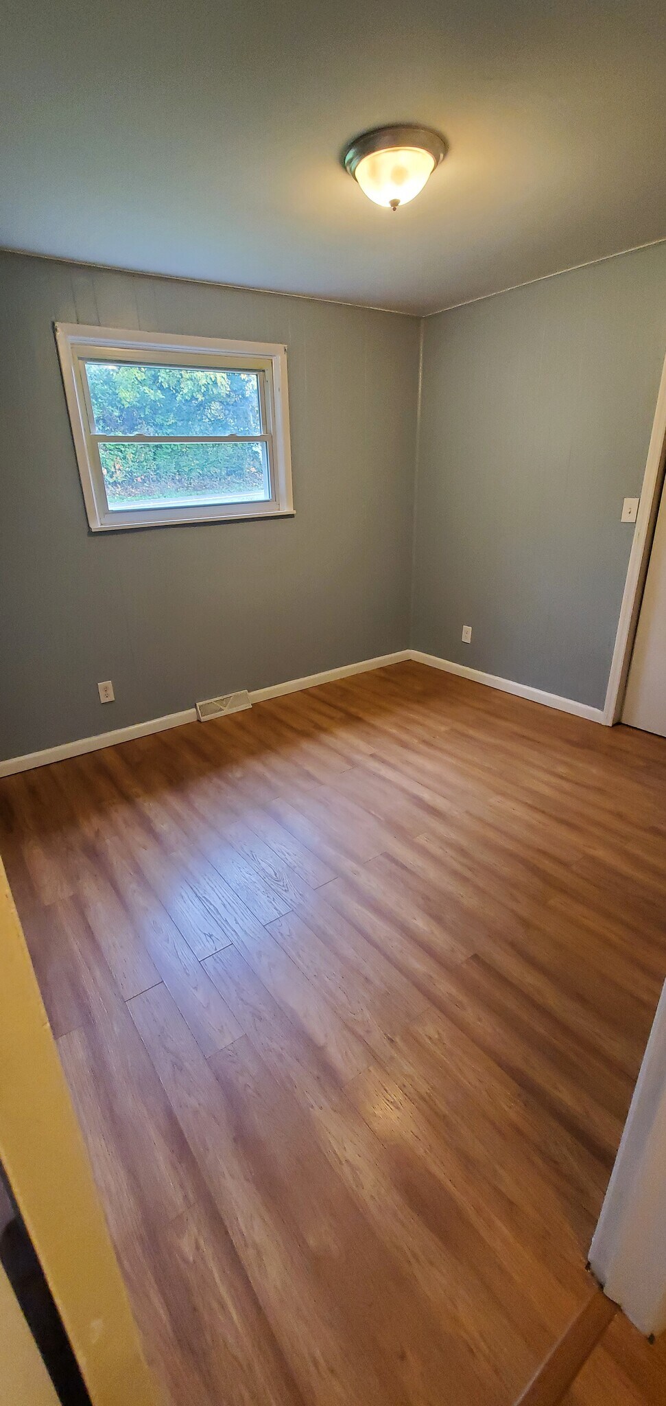 Bed3 - 316 N Hill St