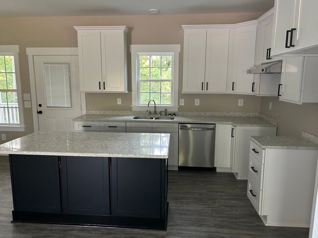 Building Photo - For Rent: Like New 3-Bedroom 2.5 Bath Home for Rent