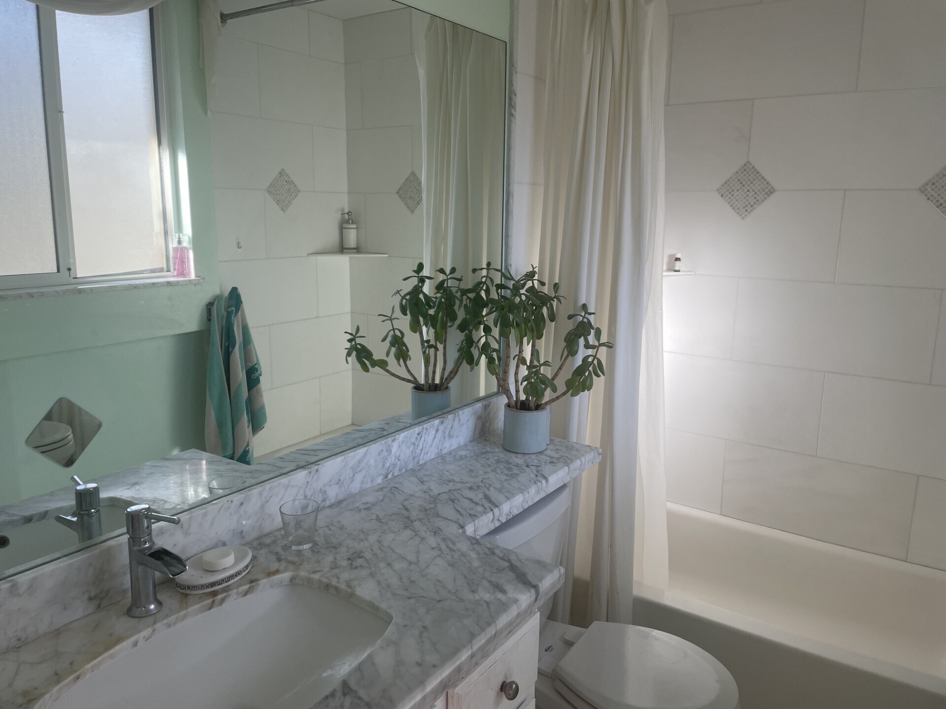 Building Photo - 1600 Pinebrook Blvd