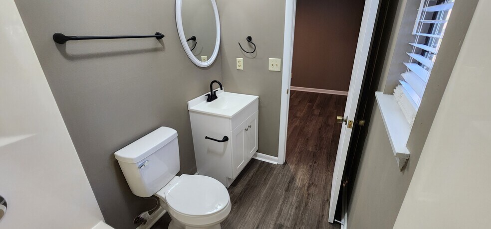 Cloverland-Denson-Master-Bath - 704 Denson Ave SW