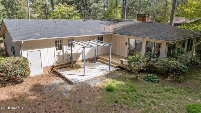 Building Photo - 185 Pine Ridge Dr