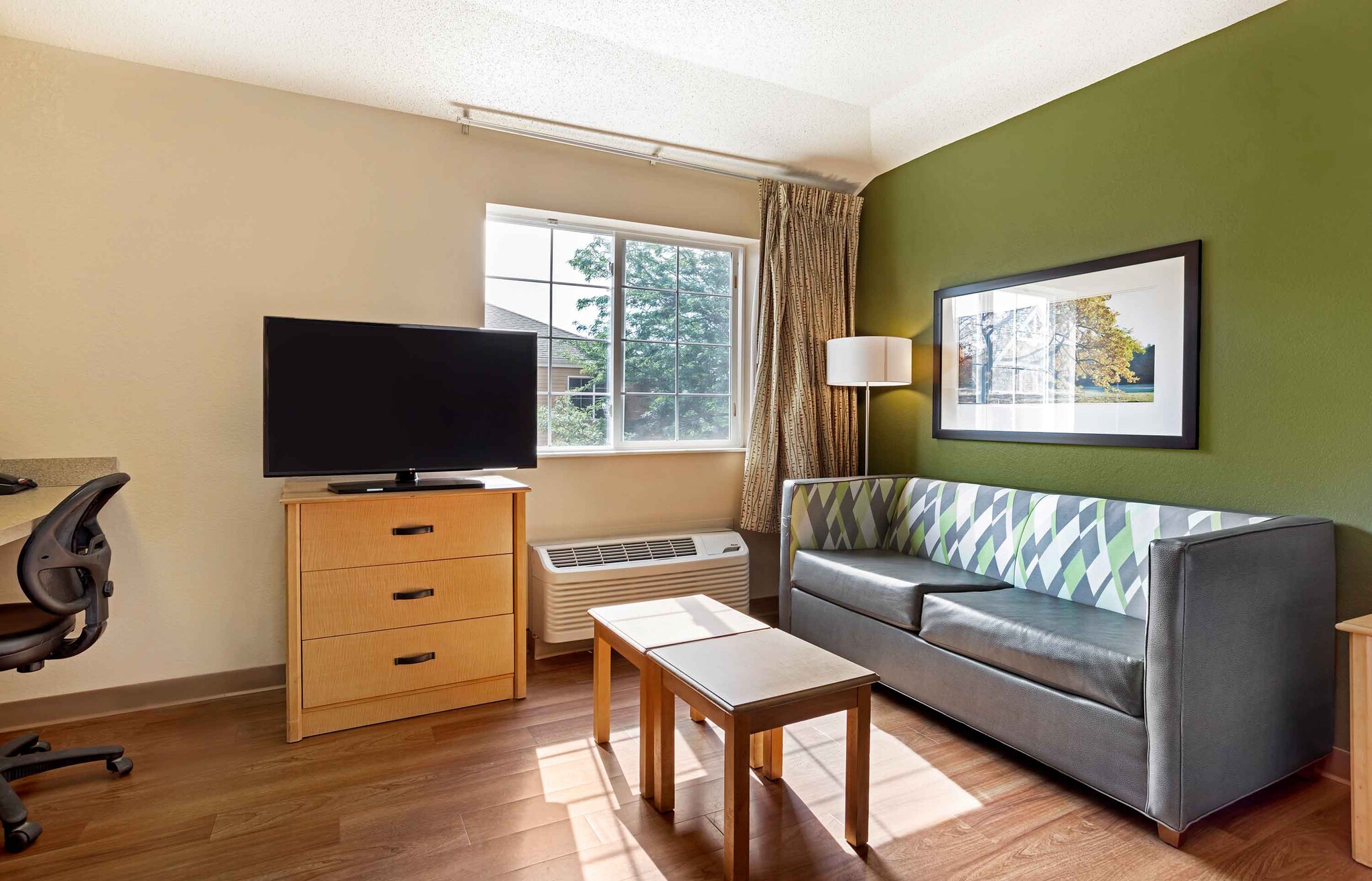 Building Photo - Furnished Studio-Providence - Airport