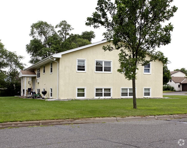 Primary Photo - 625 3rd St E