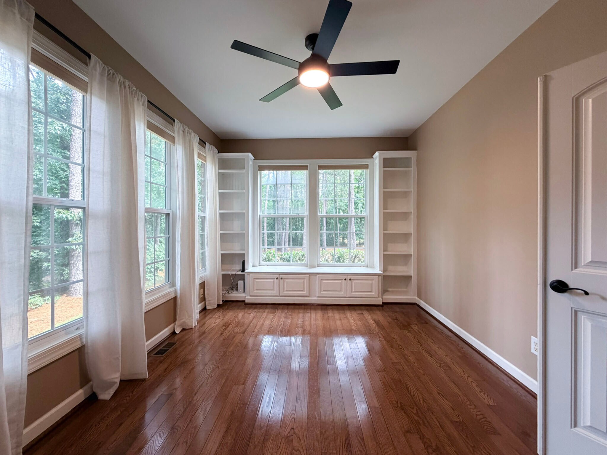 Building Photo - 5604 Pine Rock Ct