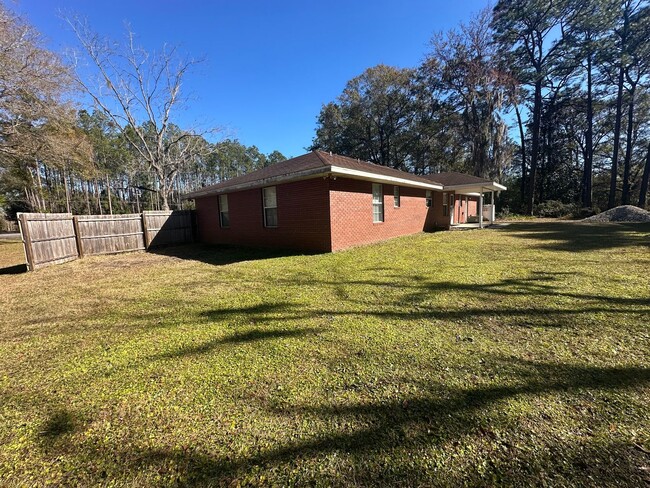 Building Photo - Country Brick Ranch in Callahan